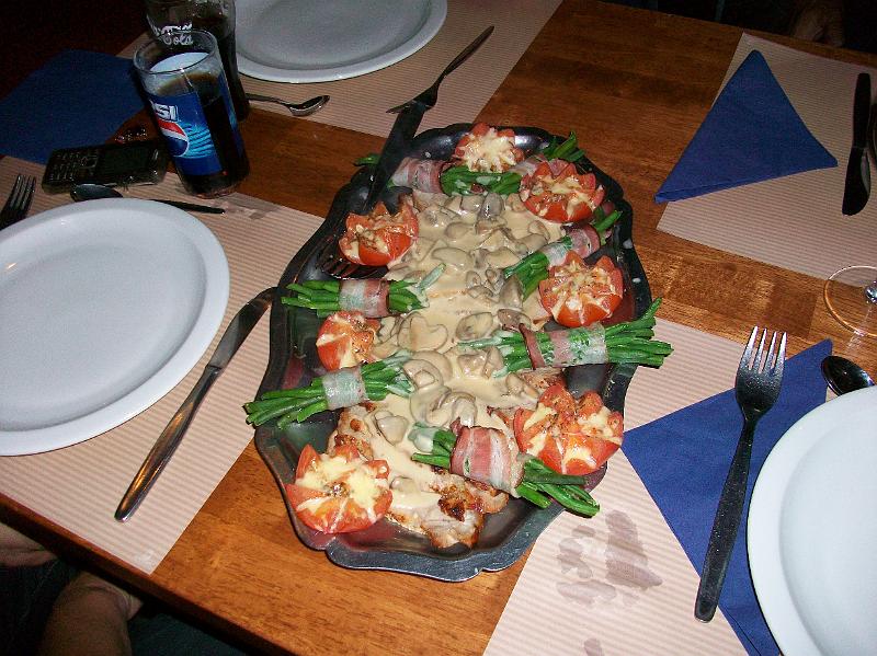 Op weg naar de prijsuitreiking en een lekker diner te Kanne (13).JPG